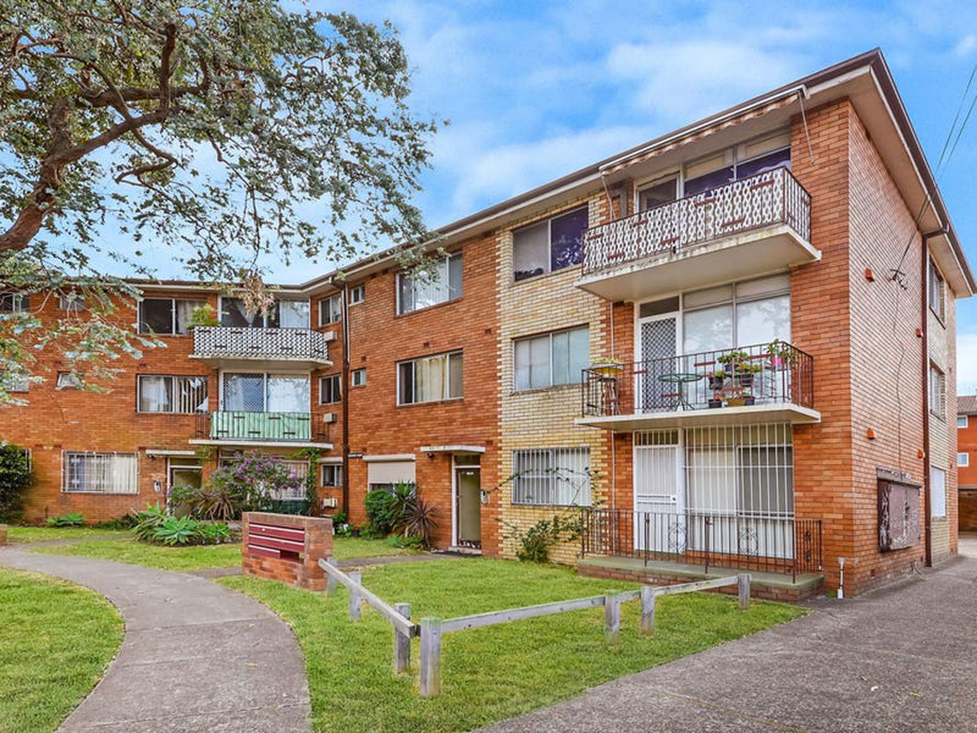 4 / 3 O'Rourke Crescent, Eastlakes