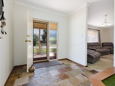24 St Georges Avenue, Champion Lakes
