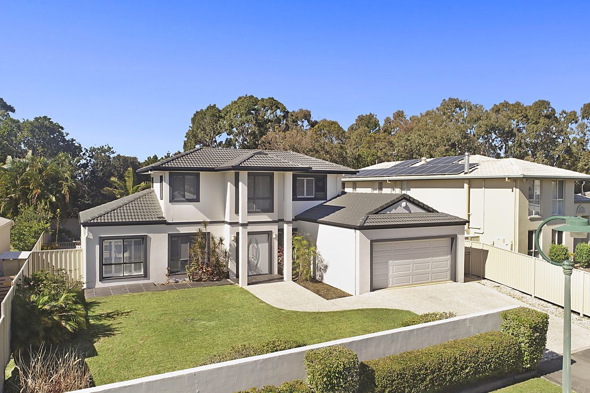 16 Tibrogargan Place, Pelican Waters