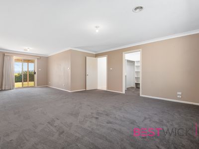 9 Country Way, Abercrombie