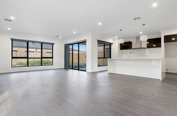 16 Selkirk Way, Mickleham