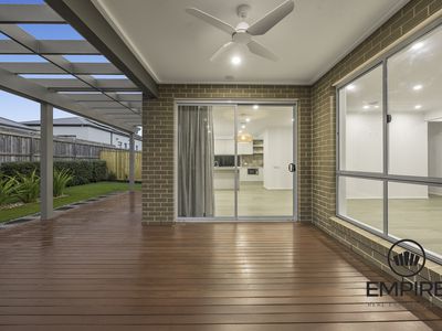 11 Kunlun Crescent, Clyde North