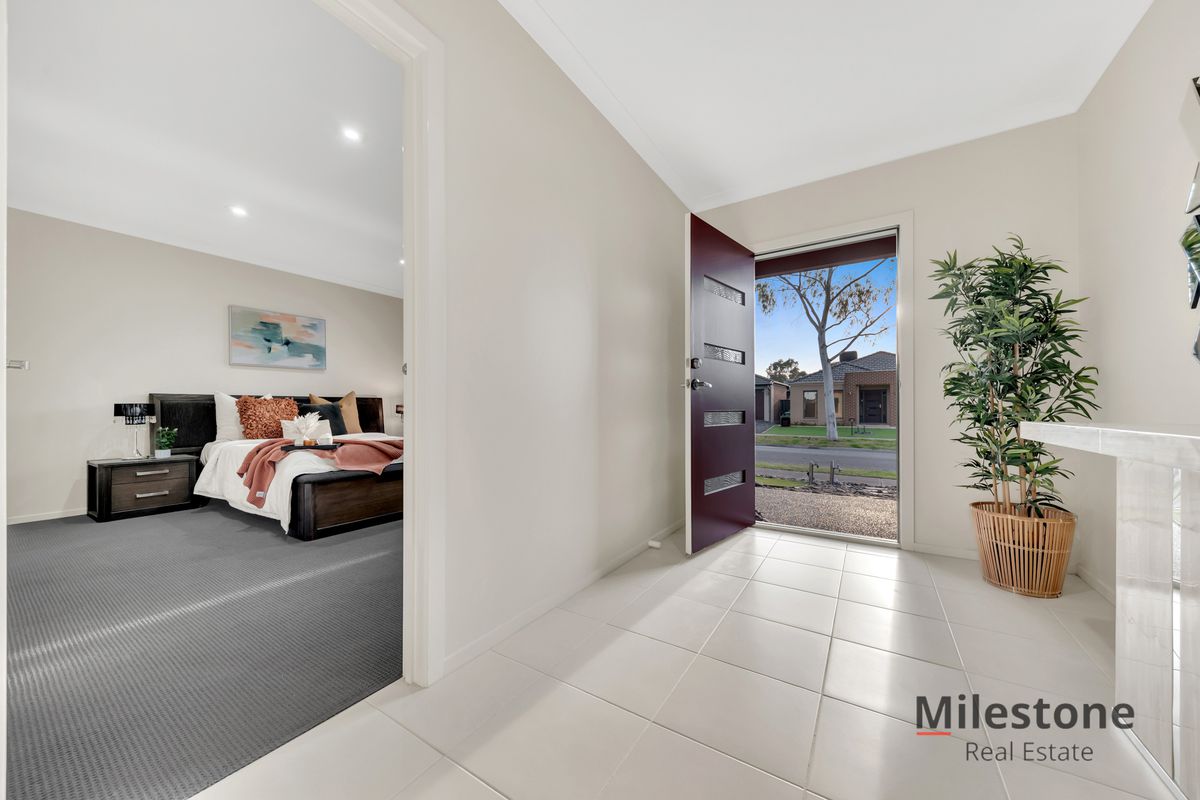 6 Galileo Way, Cranbourne West