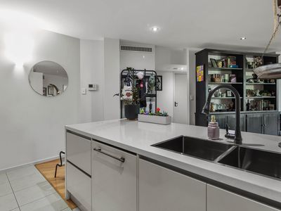 8 / 132 Terrace Road, Perth