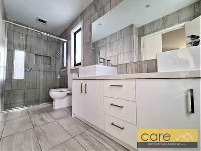 8 The Rise, Narre Warren North