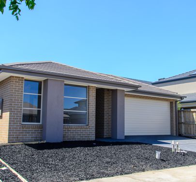 4 Elland Road, Clyde North