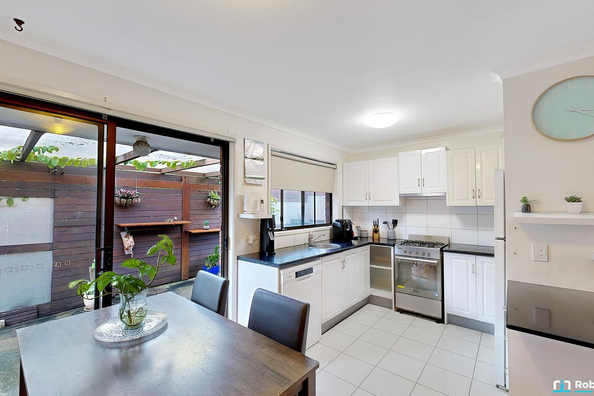 11 Pine Avenue, Tewantin