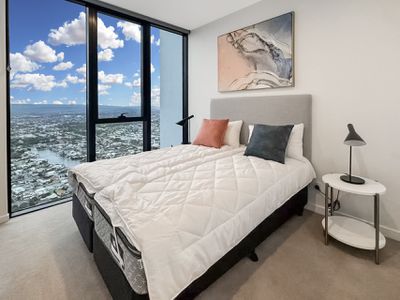 25902 / 16 Casino Drive, Broadbeach