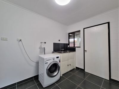 11 Alma Street, Atherton