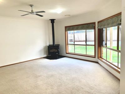 33 Cedar Drive, Llanarth