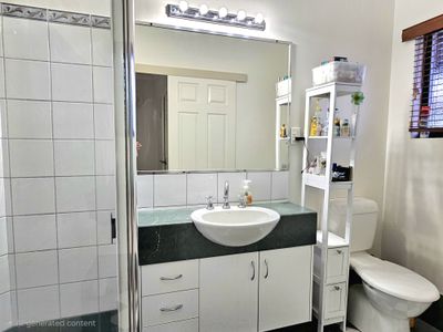 4 Buckingham Street, Gunn