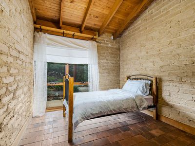 99 Quarter Sessions Road, Tongarra