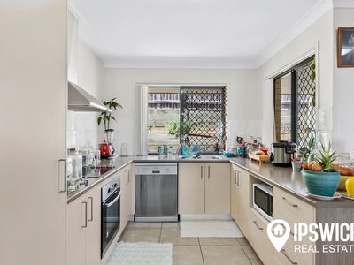 2 / 2 Osprey Court, Lowood