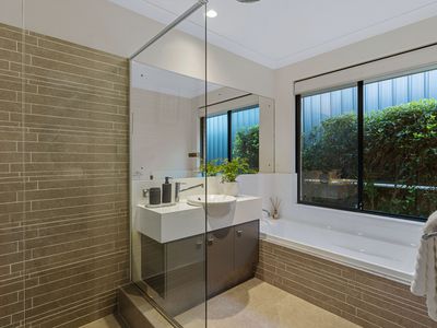 404 Kingsway, Landsdale