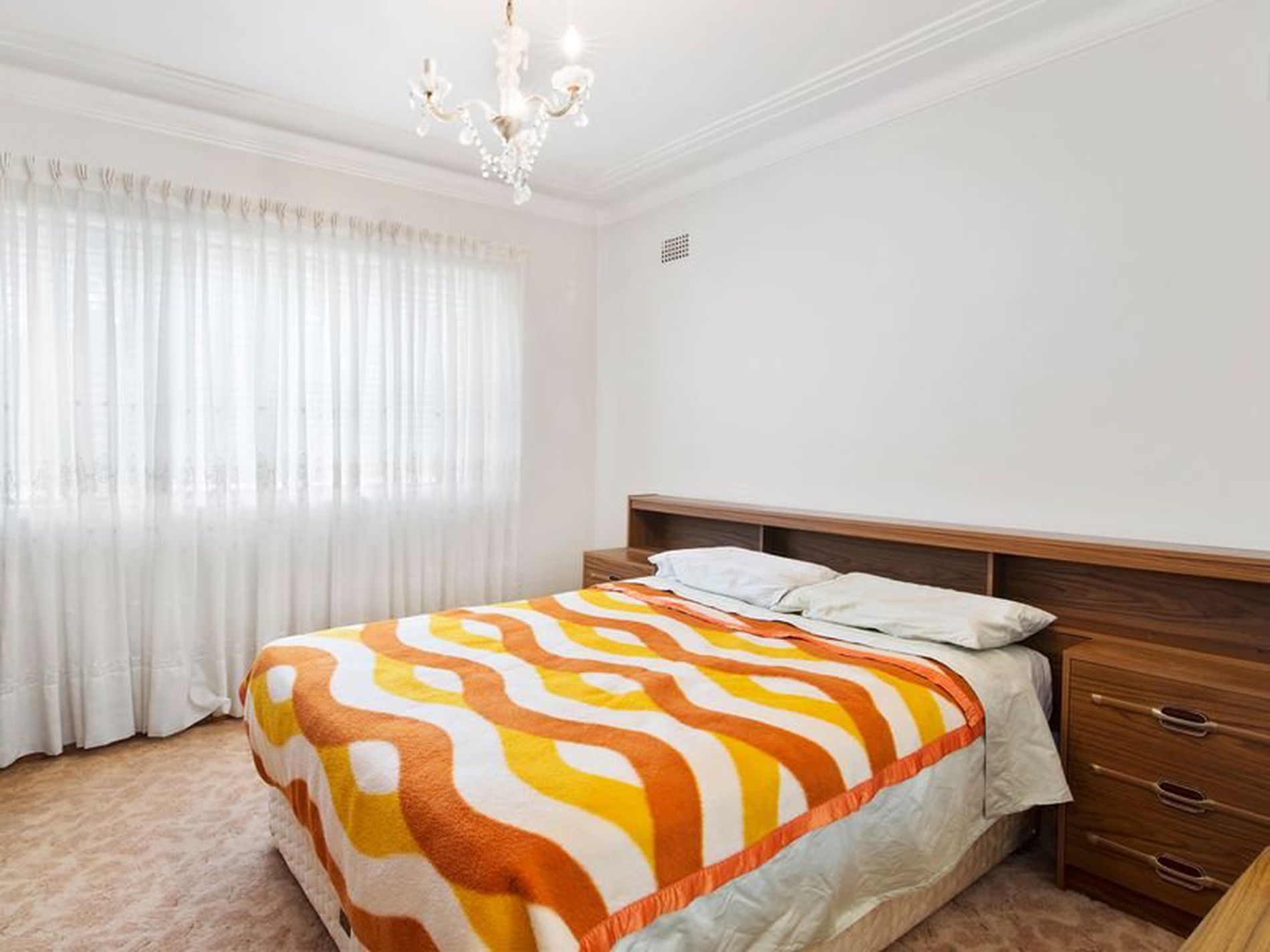 33 St Helena Parade, Eastlakes
