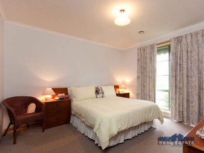64 Lakeview Drive, Narre Warren South
