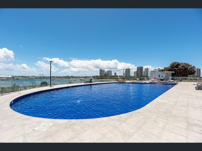 3410 / 2 Como Crescent, Southport