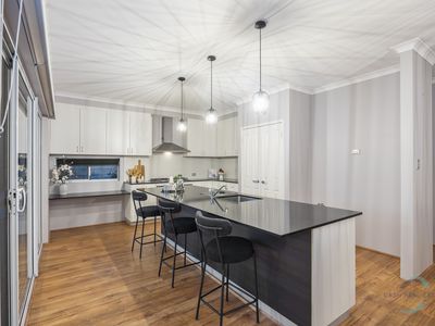 5 Scarlet Close, Tapping