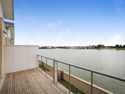 93 Broadbeach Circuit, Sanctuary Lakes