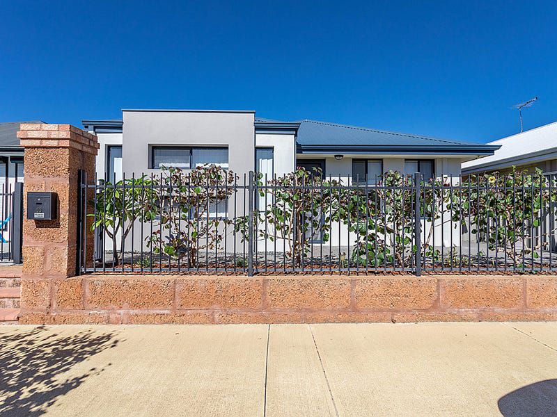 10 Saintly Turn, Byford