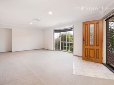 2 / 10 WIRILDA CLOSE, Wodonga