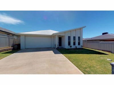 17 Sherrard Crescent, Dubbo