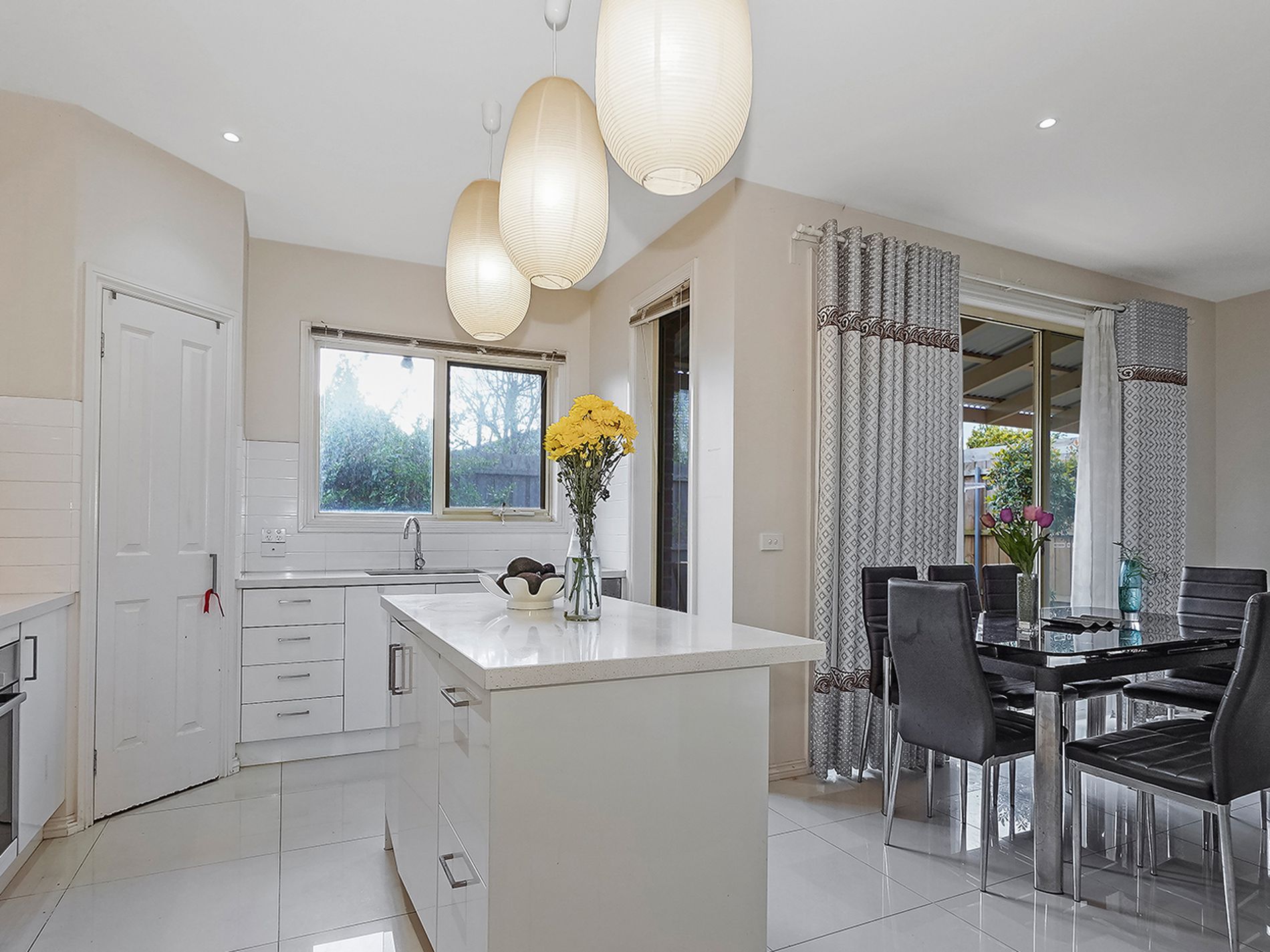 2 / 5 Risdon Drive, Notting Hill
