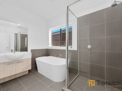 436 Mandalay Circuit, Beveridge