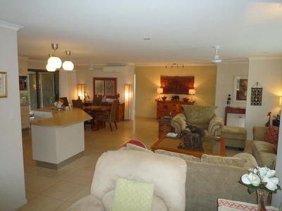 2 Honeyeater Ct, Woodgate