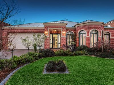 7 Champagne Grove, Narre Warren South