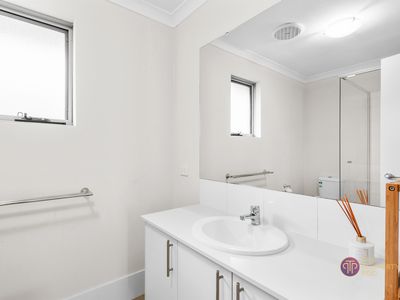 34b Moonlight Court, Huntingdale