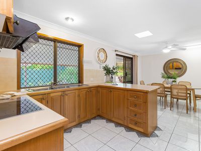 16 Malachite Street, Keperra