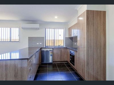 5 Sidney Court, Logan Reserve