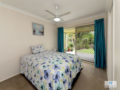 1 / 10 Vi Court, Brassall