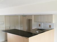 23 / 10 Grand Pde , Kawana Island