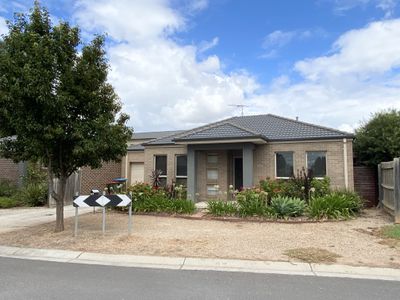 2 / 11 Annarosa Court, Werribee