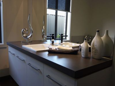 15 Springwater Drive, Lara