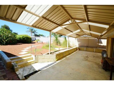 23 Woolerong Walk, Marangaroo