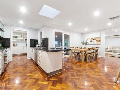 4 Koomaloo Pl, Carrum Downs