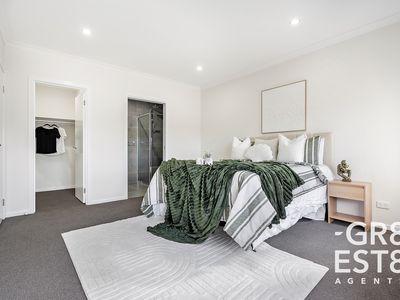 18 Aurora Drive, Cranbourne West
