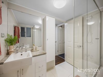 6 Eyre Street (Access via Leichhardt & Denham Streets), North Ward