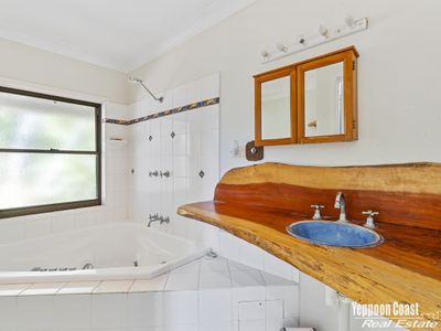 94 Howes Road, Farnborough