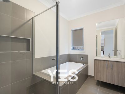 8 Citron Way, Clyde