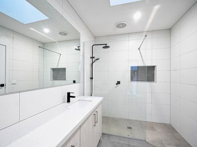 10 AQUATIC DRIVE, Cranbourne West