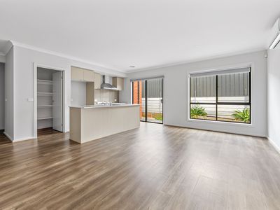 19  Benson Drive , Werribee