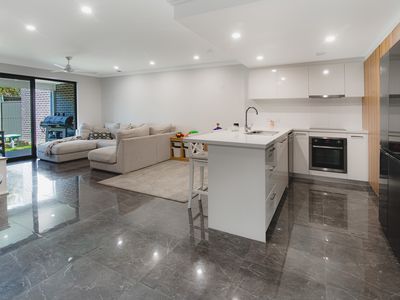 22 / 18 Tian Crescent, Upper Coomera