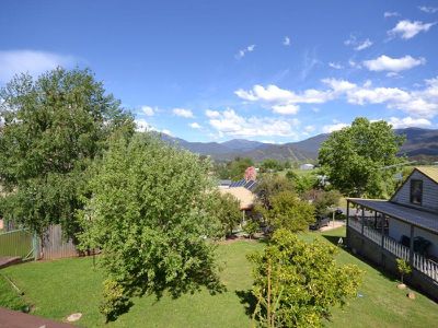 2 Marum Court , Tawonga South