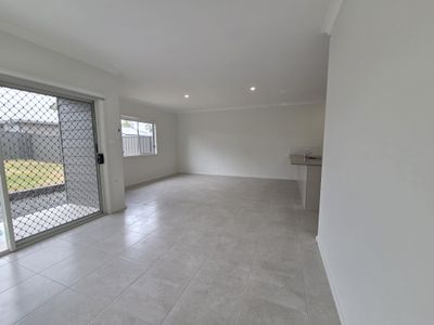 2/18 Crossing Street, Bellbird