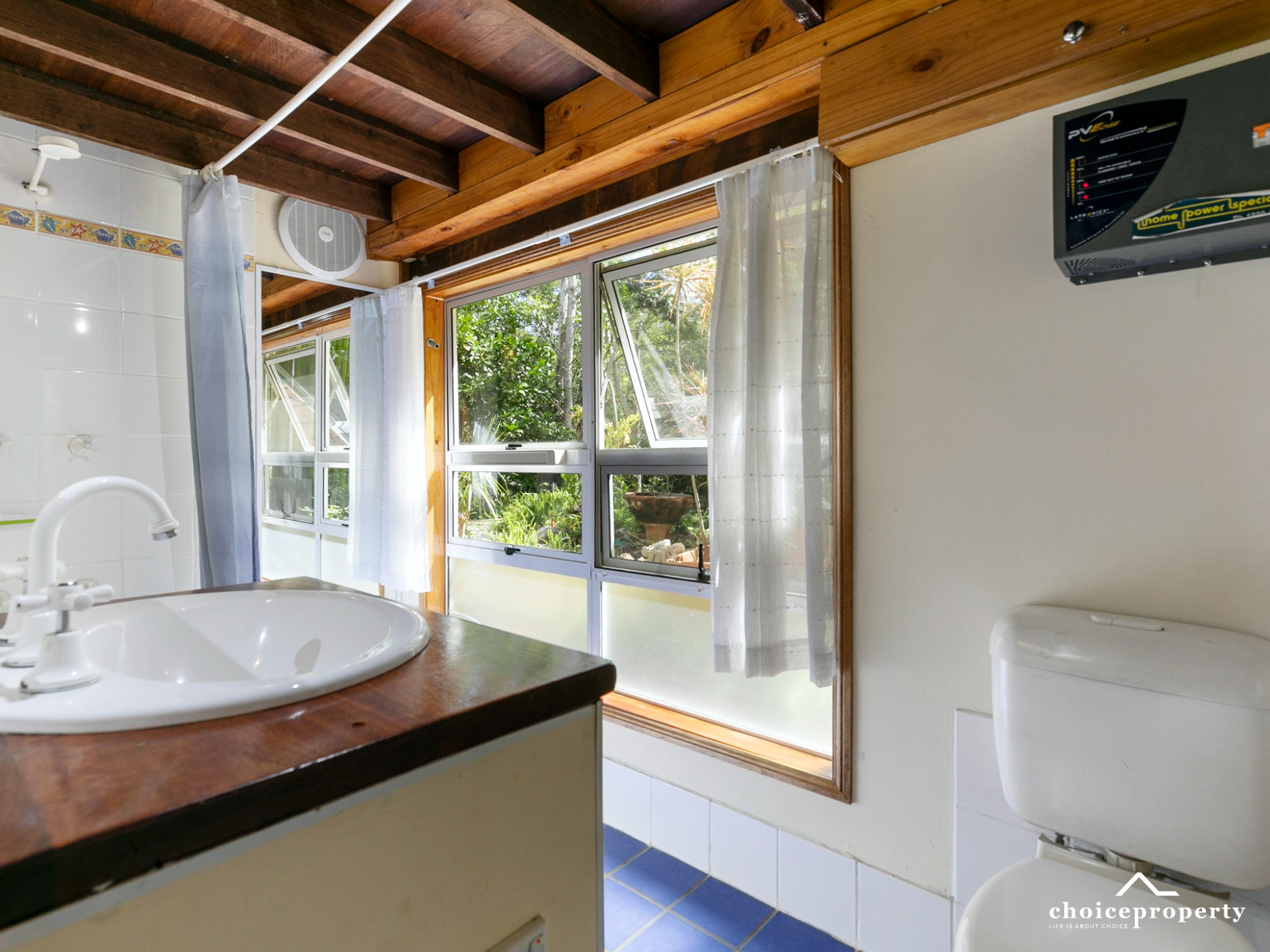 16 Bartle Frere Court, Doonan