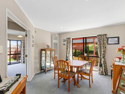 28 De Menech Grove, Avalon